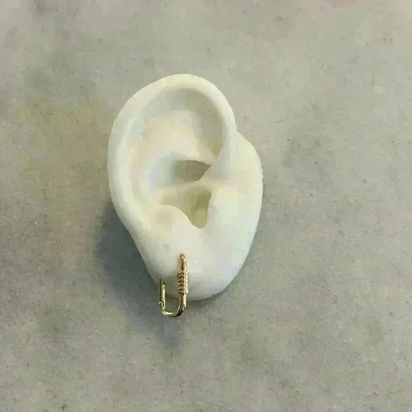 Gold Oval Hoop Earrings 

Brand New - Picture 4 of 4